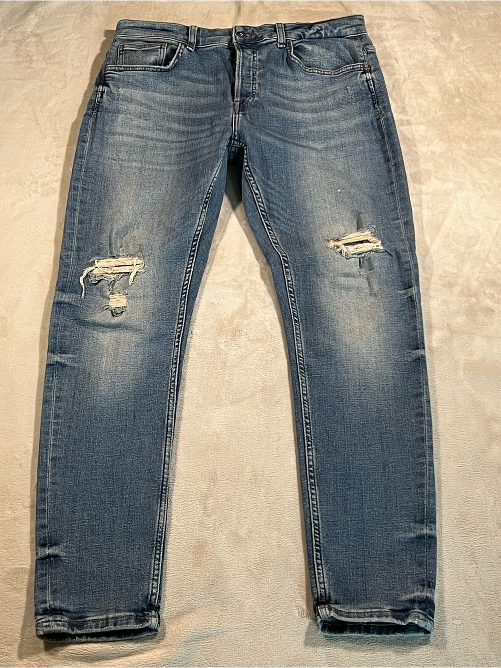 Zara Men's Distressed Blue Denim Jeans — Classic Slim Fit